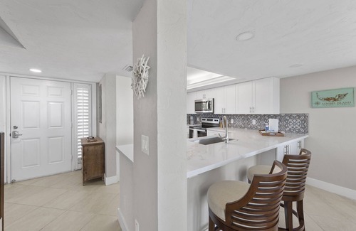Sanibel House | Gorgeous Gulf Front Townhome! FALL SALE!