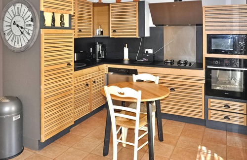 Pernes-les-Fontaines House | Gorgeous home in Pernes Les Fontaines