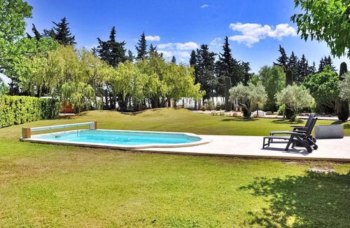 Pernes-les-Fontaines House | Gorgeous home in Pernes Les Fontaines