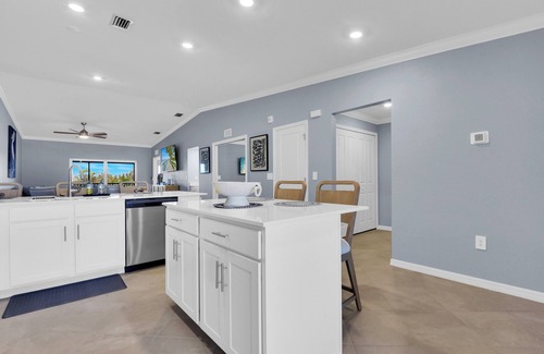 Punta Gorda Condo | Gorgeous Heritage Landing Golf & Country Club 2 bedrm +den condo with Lakeview!