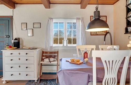 Hoeve Strand House | Gorgeous home in Asnæs with WiFi