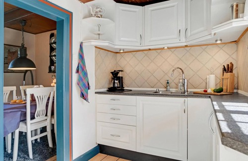 Hoeve Strand House | Gorgeous home in Asnæs with WiFi