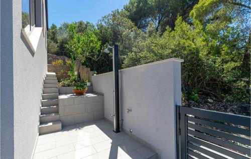 Prigradica House | Gorgeous Home In Blato With Wifi