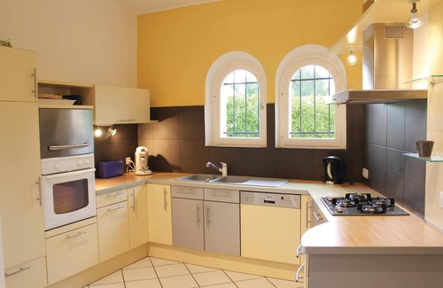 Creissan House | Gorgeous home in Creissan with WiFi