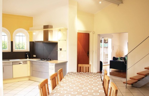 Creissan House | Gorgeous home in Creissan with WiFi