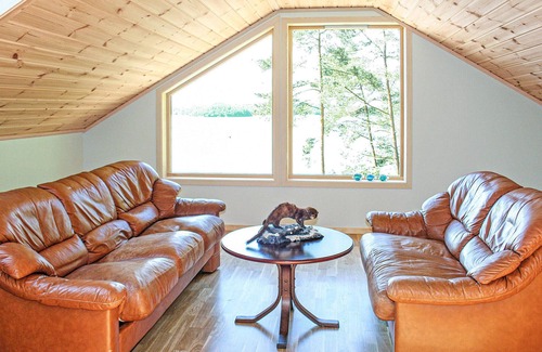 Lysekloster House | Gorgeous home in Hagavik