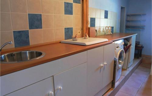 Lavardac House | Gorgeous Home In Lavardac With Kitchen