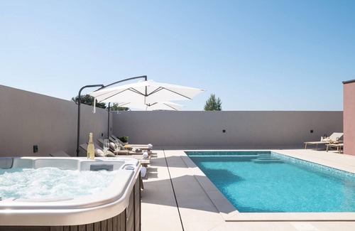Vrsi House | Gorgeous home in Vrsi with WiFi