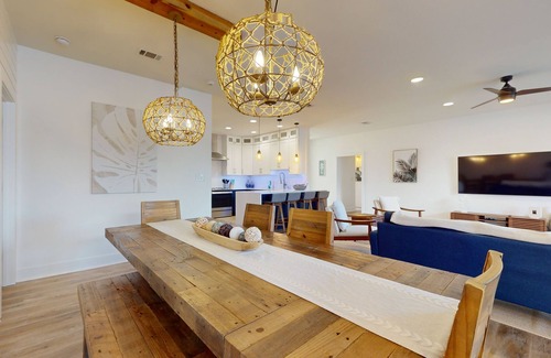 Miramar Beach House | Gorgeous home with private pool and lots of outdoor space