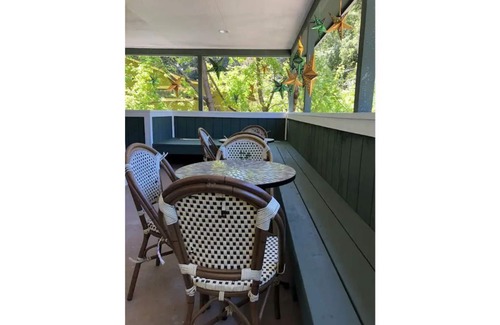 Guerneville House | Gorgeous House By The River For A Large Group