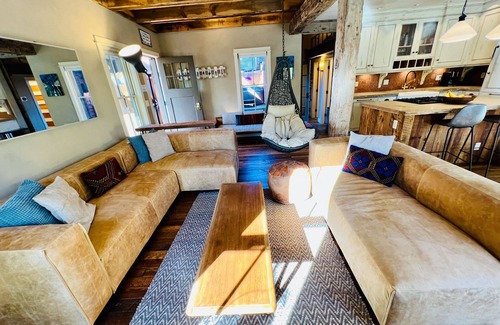 Crested Butte Ski Chalet | Gorgeous House in Town! Best Location, Hot Tub, and Steam Shower!