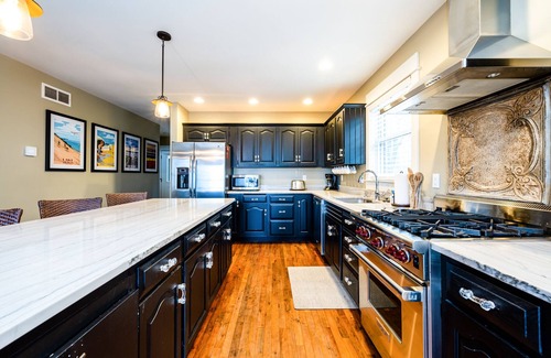 Harbert Cottage | Gorgeous Lake View Home with Private Pool and Hot Tub! Pool Open Late!