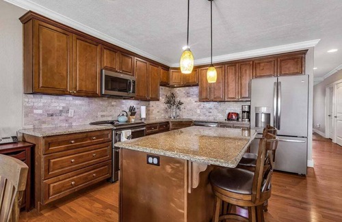 Indian Point Condo | Gorgeous Lake Views, Spacious Condo, Free Wifi, Minutes to Silver Dollar City w Free Tickets