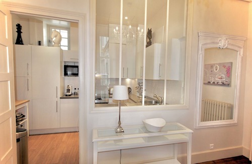Saint-Thomas-d'Aquin Apartment | Gorgeous Large Bright 3 Bedroom in Best Location in 6th & 7th arrondissement !