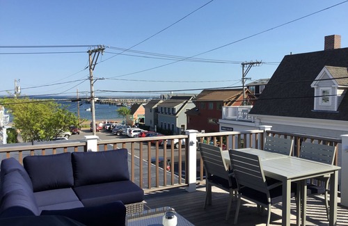 Commercial Street House | Gorgeous Luxury 2bd/2ba/2pkg Townhome with Spectacular Deck and View!