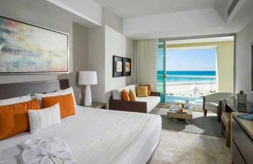 Centro Resort | Gorgeous luxury resort suite w/Jacuzzi tub and private plunge pool.