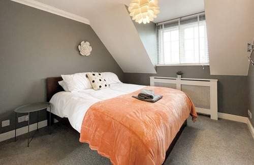 Maidstone House | Gorgeous modern 4-bed w/garden
