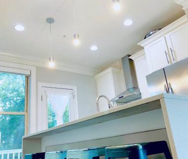 Northeast House | Gorgeous Modern 4-Level 4BDR Home in Central Location Parking Included Free Cancellation