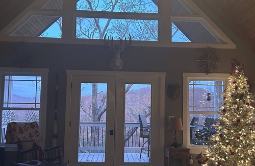 Swannanoa House | Gorgeous Mountain Views with 2 Master Suites on 5 Acres