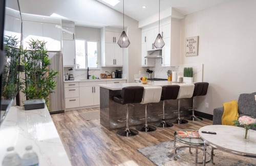 North Hollywood House | GORGEOUS NEW 3BR HOME w/ROOFTOP DECK & PARTIAL OUTDOOR KITCHEN BUILT 2022 p57