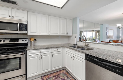 Saint Simons Island Condo | Gorgeous Oceanfront Condominium with Pool. Beach Access with Partial Ocean View