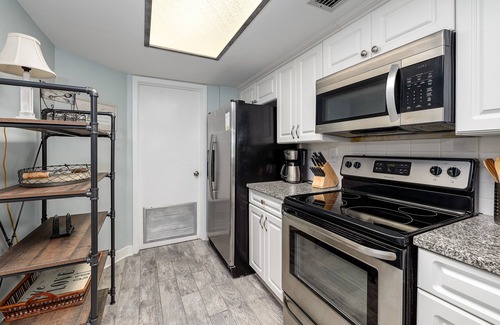 Saint Simons Island Condo | Gorgeous Oceanfront Condominium with Pool. Beach Access with Partial Ocean View