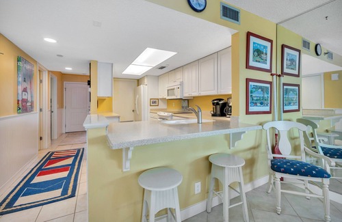 Saint Simons Island Condo | Gorgeous Oceanfront Condominium with Pool. Beach Access with Partial Ocean View