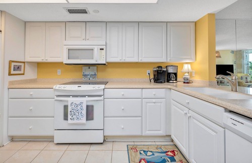 Saint Simons Island Condo | Gorgeous Oceanfront Condominium with Pool. Beach Access with Partial Ocean View