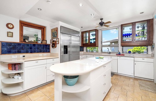 Kailua-Kona House | 🏖️Gorgeous Ocean Front Estate | Gated Community | Walk to Town