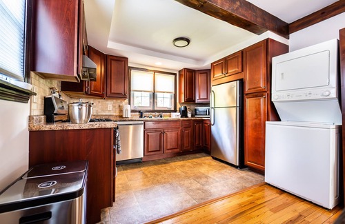 Fall River Condo | Gorgeous Ocean View Condo: 2 Bedroom Condo with 3 Queen Beds and Sleeps 6 Comfy!