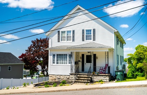 Fall River Condo | Gorgeous Ocean View Condo: 2 Bedroom Condo with 3 Queen Beds and Sleeps 6 Comfy!