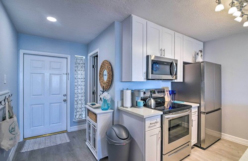 Galveston Condo | Gorgeous Oceanfront Gem on Seawall Boulevard!