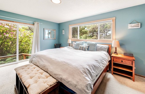 Seal Rock House | Gorgeous oceanfront retreat w/ marvelous ocean views & beach access