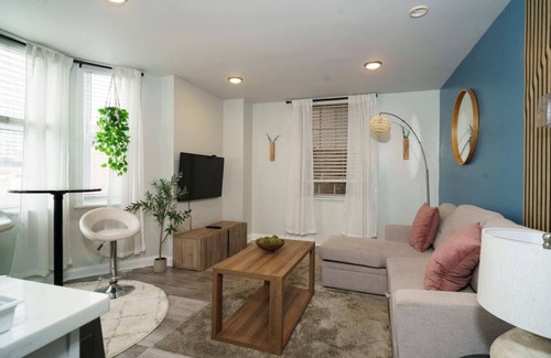 Center City West Apartment | Gorgeous One Bedroom in PA