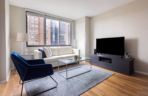 White Plains Apartment | Gorgeous One Bedroom - 5-min Walk from Metro-North