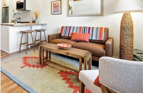 Lower Arapahoe Apartment | Gorgeous Refurbished Vintage Apt in the Heart of Boulder