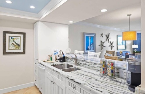 Punta Rassa Apartment | Gorgeous Residence with Panoramic Ocean Views and Secluded Beach- Pool Open!