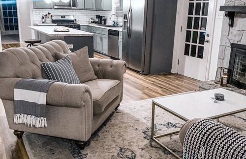 Westover House | Gorgeous single family home next to Fort Bragg
