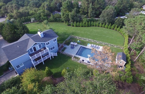 Shinnecock Hills House | Gorgeous Southampton Contemporary country charm