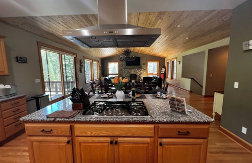 Kings Beach Cabin | Gorgeous, Spacious & Cozy Cabin in Kings Beachn