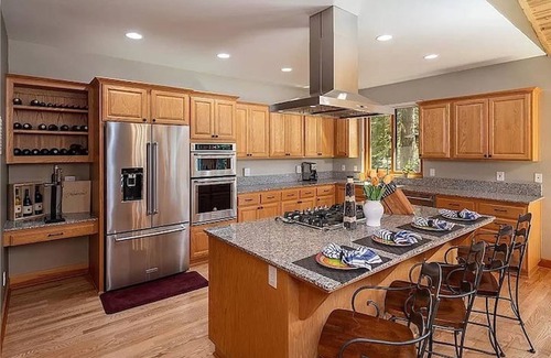 Kings Beach Cabin | Gorgeous, Spacious & Cozy Cabin in Kings Beachn