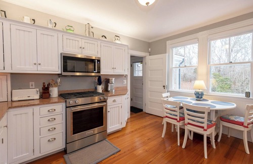 Falmouth House | Gorgeous Spacious Victorian Cape Cod Beach View Retreat