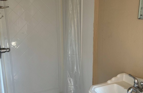 Castro Valley Apartment | Gorgeous Studio with private bath and private entry close to Bart