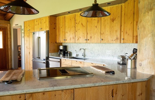 Victor House | Gorgeous Teton Views on 6 acres, 2 miles to Victor