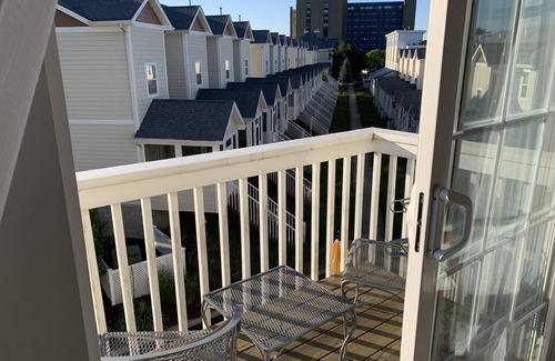 Michigan City House | Gorgeous Townhouse steps from Lake Michigan Beach