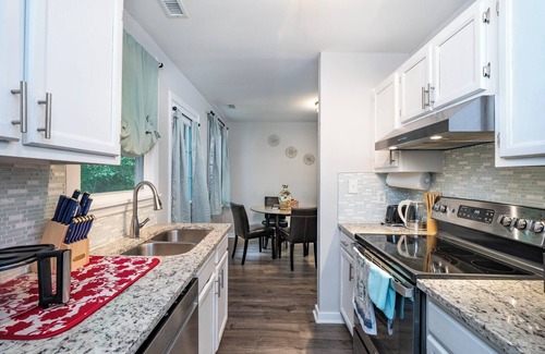 Durham House | Gorgeous & Tranquil Townhome for your next Solo, Couple, or Family adventure.