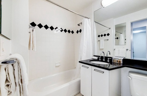 Upper West Side Apartment | Gorgeous UWS One Bedroom near Subways, Parks