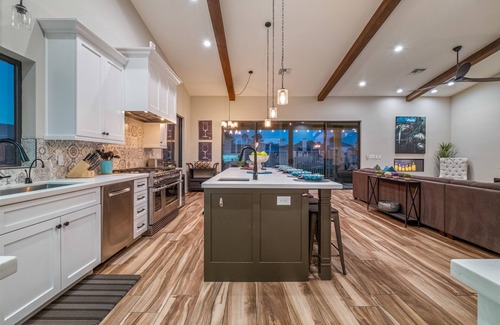 Equestrian Custom Estates House | Gorgeous Vacation Home, Single Level - Close to Hiking, Htd Pool