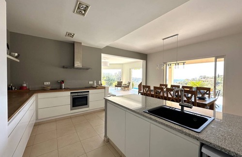 La Londe-les-Maures House | Gorgeous villa for 6 people with panoramic sea view and heated pool in La Londe-les-Maures