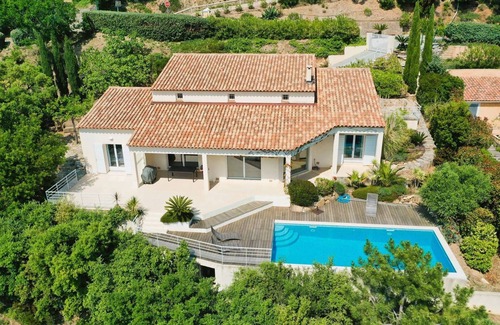 La Londe-les-Maures House | Gorgeous villa for 6 people with panoramic sea view and heated pool in La Londe-les-Maures